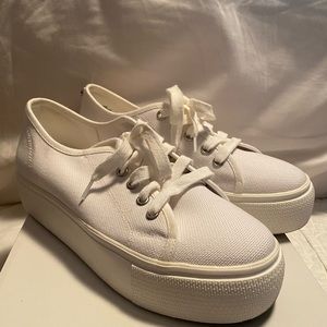 Steve Madden Elore. White Platform Sneakers. Size 8. Worn once